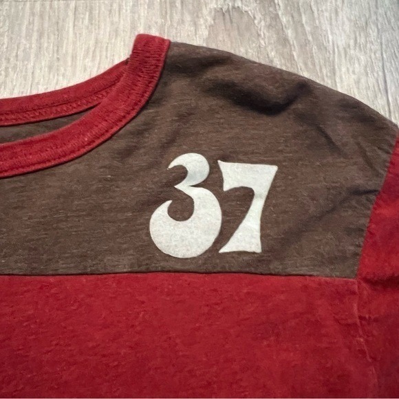 Walt Disney World Grumpy Dwarf 37 Distressed Red Brown Shirt Womens Size XL - Picture 7 of 10